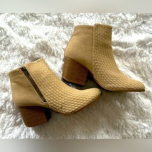Stylish Women’s Tan Ankle Boots